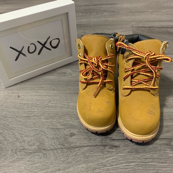 Faded Glory Other - Boys shoes size 10